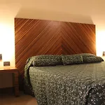 皮亚琴察费耶拉mh酒店 酒店 4*