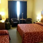 皮亚琴察费耶拉mh酒店 4*