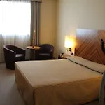皮亚琴察费耶拉mh酒店 4*