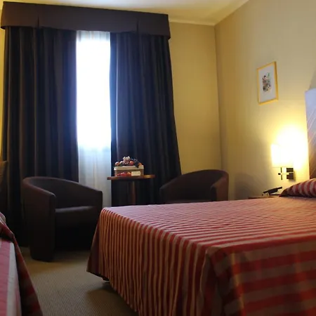 Ξενοδοχείο Mh Fiera 4*