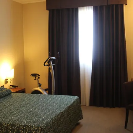 Mh Fiera Ξενοδοχείο 4*