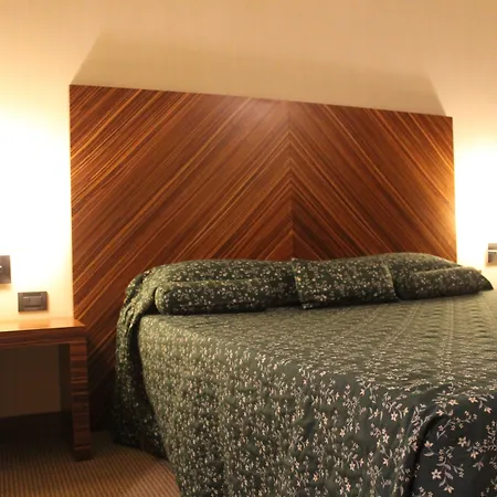 Mh Fiera Ξενοδοχείο 4*