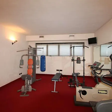 Mh Fiera فندق