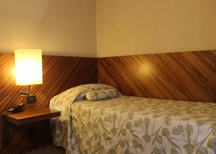 Mh Fiera מלון פיאצ'נצה